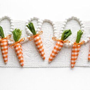 Felt Carrot Garland | Gingham Fabric, White Bead Hearts, Farmhouse Easter Decor